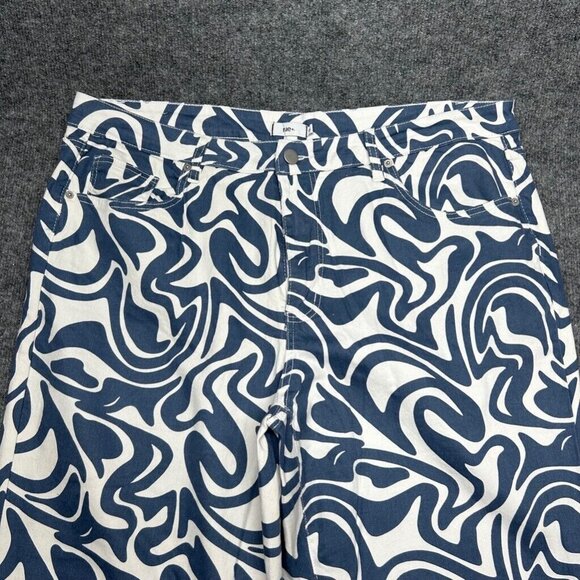 Rue21 Jeans Womens Plus 3X Blue Denim Skate Straight Leg Stretch High Rise New - Picture 2 of 12